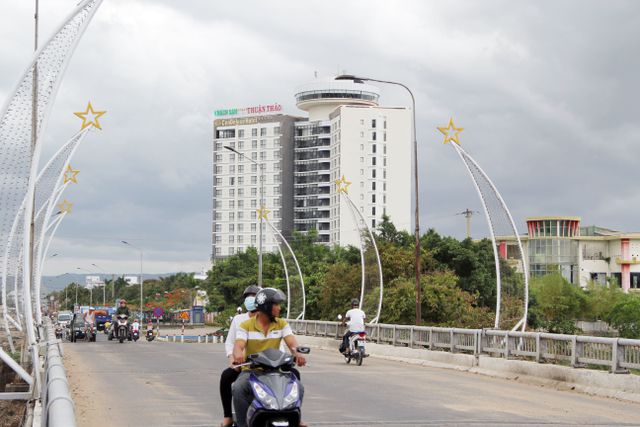 Cận cảnh khách sạn 5 sao bị rao bán 500 tỷ đồng ở Phú Yên - 1