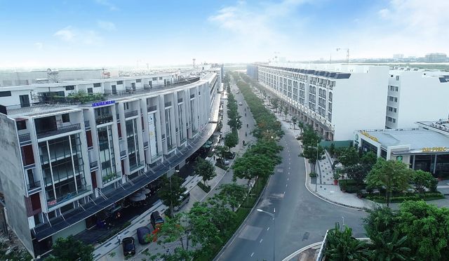 Nhà phố, biệt thự thương mại khan hiếm, giá tăng lên “nóc” - 3 Nhà phố, biệt thự thương mại khan hiếm, giá tăng lên “nóc” - 3