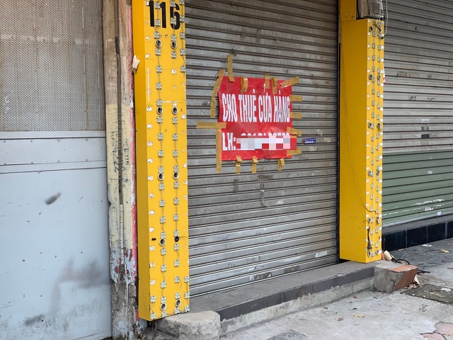 La liệt shop hàng đóng cửa, trả mặt bằng ở con phố sầm uất bậc nhất Hà Nội - 12