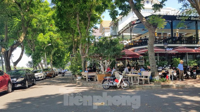 Cận cảnh biệt thự đô thị mẫu Hà Nội đua nhau thay cây xanh, lát vỉa hè sai quy hoạch - 28