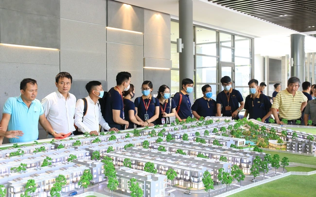 photo1653558082869-16535580832801359318830